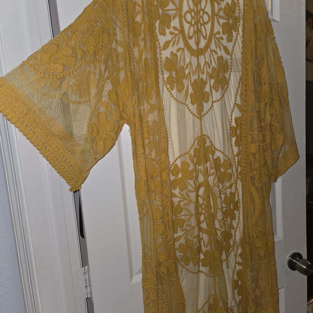 Elegant Yellow Lace Kimono